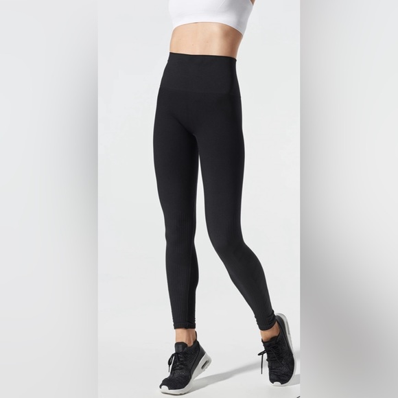 Blanqi maternity contour leggings black size small - Picture 4 of 9